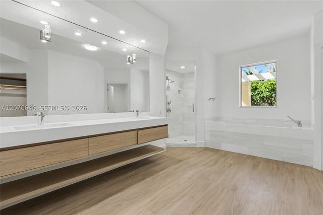 731 Crandon Blvd 208, Key Biscayne, FL 33149