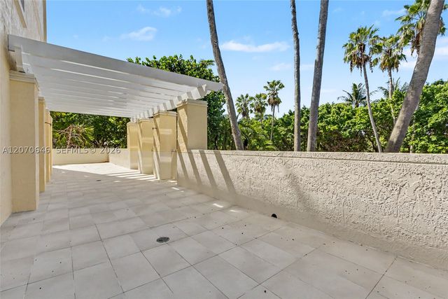 731 Crandon Blvd 208, Key Biscayne, FL 33149