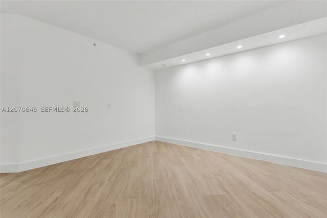 731 Crandon Blvd 208, Key Biscayne, FL 33149