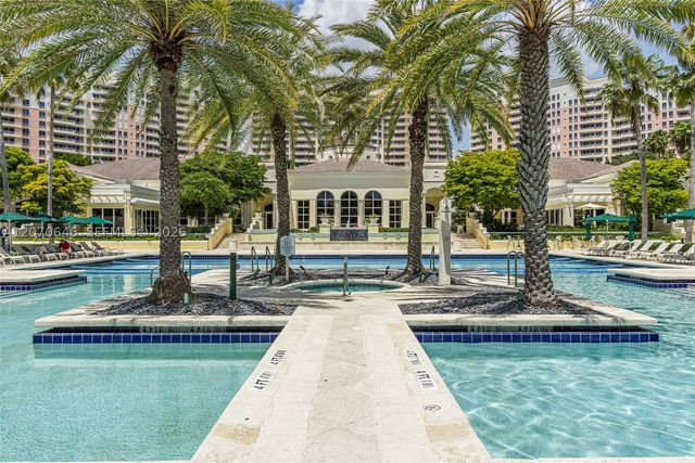 731 Crandon Blvd 208, Key Biscayne, FL 33149