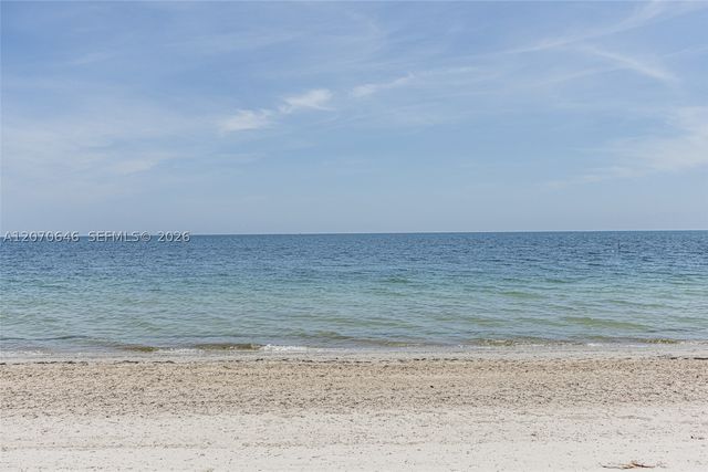 731 Crandon Blvd 208, Key Biscayne, FL 33149