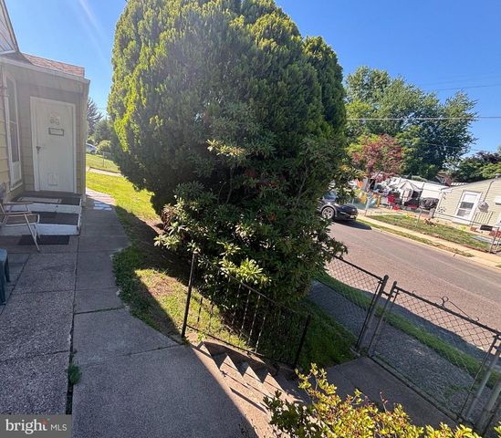 1100 SCOTT AVE, Lindenwold, NJ 08021