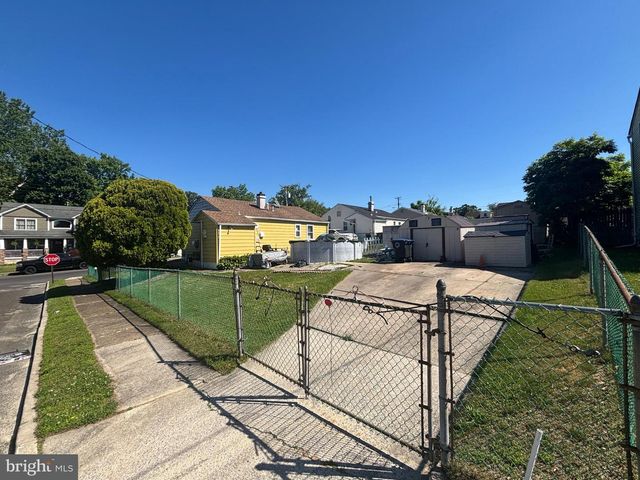 1100 SCOTT AVE, Lindenwold, NJ 08021