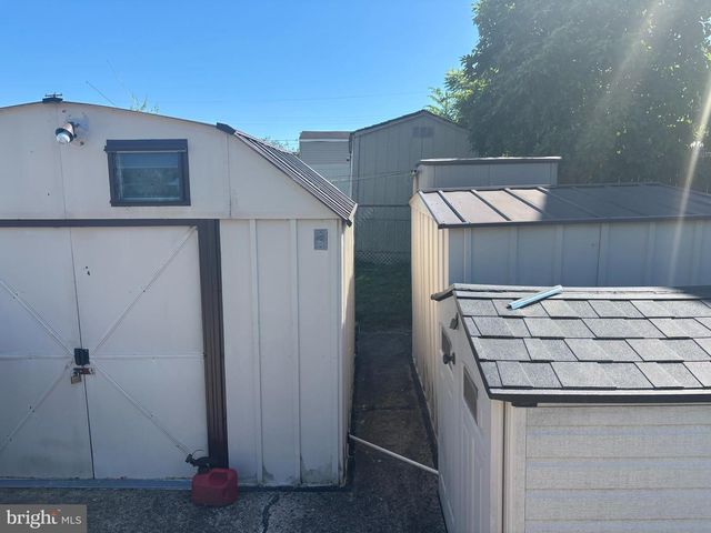 1100 SCOTT AVE, Lindenwold, NJ 08021