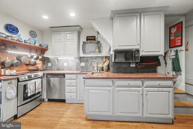 136 W POMFRET ST, Carlisle, PA 17013