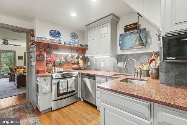 136 W POMFRET ST, Carlisle, PA 17013