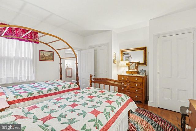 136 W POMFRET ST, Carlisle, PA 17013