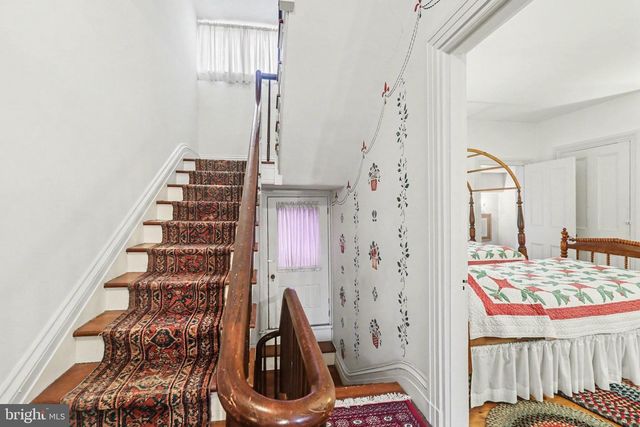 136 W POMFRET ST, Carlisle, PA 17013