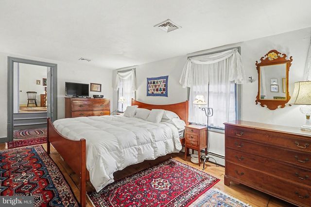 136 W POMFRET ST, Carlisle, PA 17013