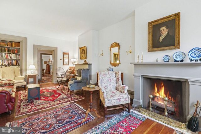 136 W POMFRET ST, Carlisle, PA 17013