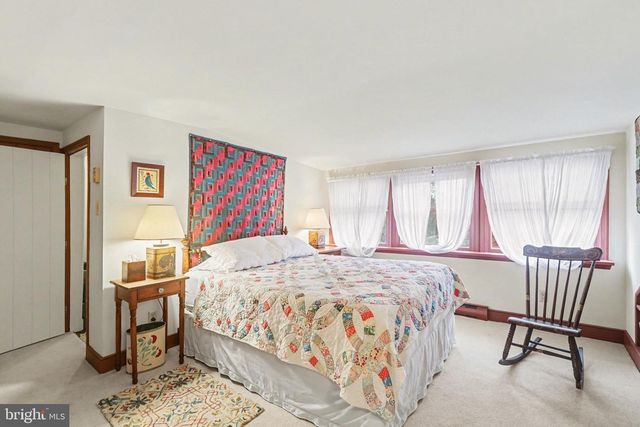 136 W POMFRET ST, Carlisle, PA 17013