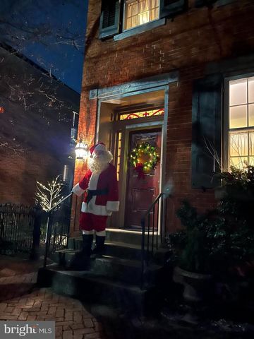 136 W POMFRET ST, Carlisle, PA 17013