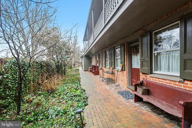 136 W POMFRET ST, Carlisle, PA 17013