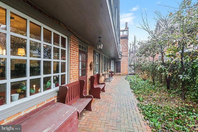 136 W POMFRET ST, Carlisle, PA 17013