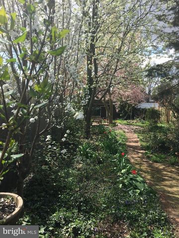 136 W POMFRET ST, Carlisle, PA 17013