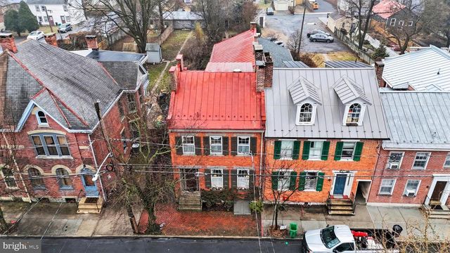 136 W POMFRET ST, Carlisle, PA 17013