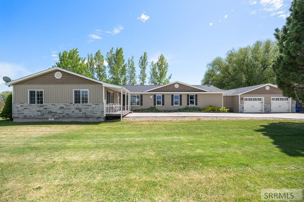 Image 1 of property listing at 853 900 N, Shelley, ID 83274