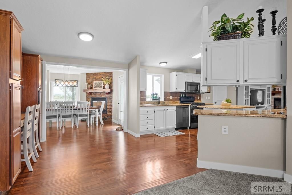 Image 14 of property listing at 853 900 N, Shelley, ID 83274