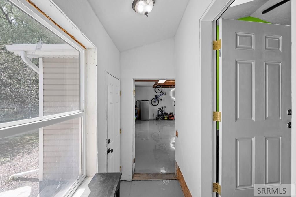Image 21 of property listing at 853 900 N, Shelley, ID 83274