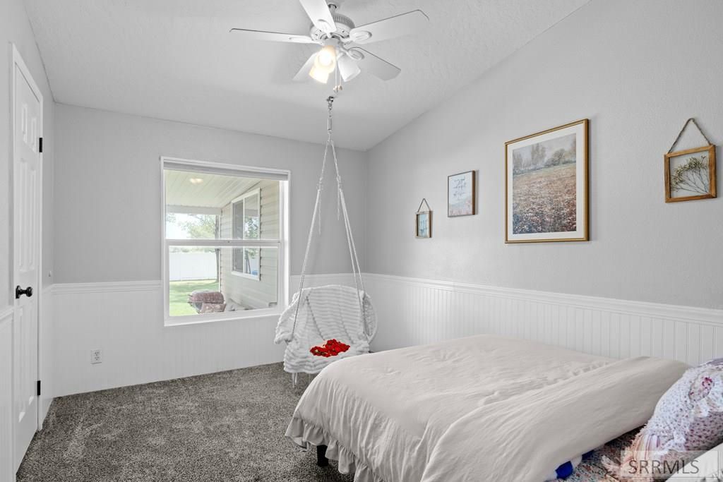 Image 43 of property listing at 853 900 N, Shelley, ID 83274