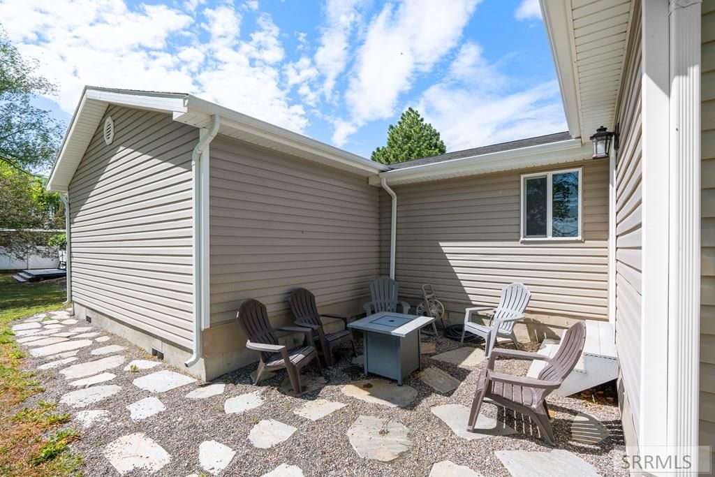 Image 58 of property listing at 853 900 N, Shelley, ID 83274