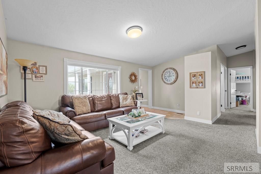 Image 6 of property listing at 853 900 N, Shelley, ID 83274