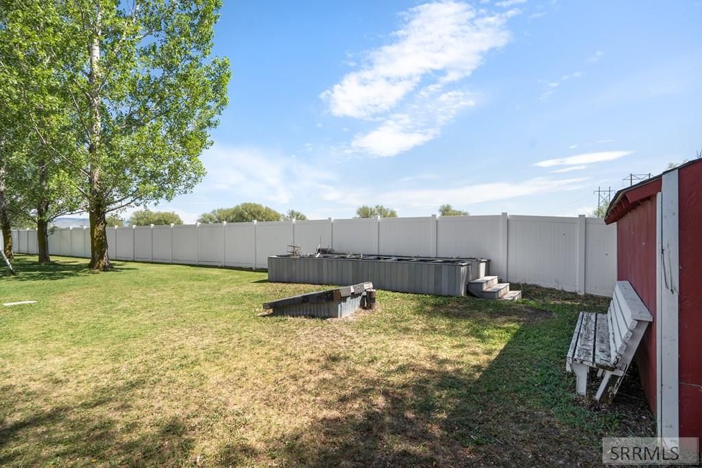 Image 60 of property listing at 853 900 N, Shelley, ID 83274