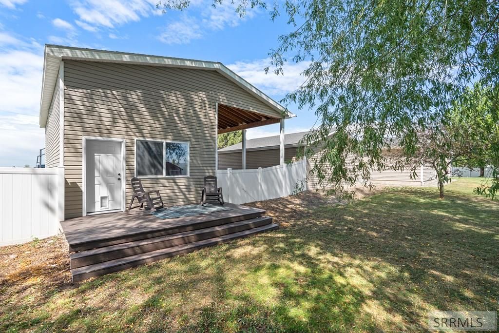 Image 62 of property listing at 853 900 N, Shelley, ID 83274