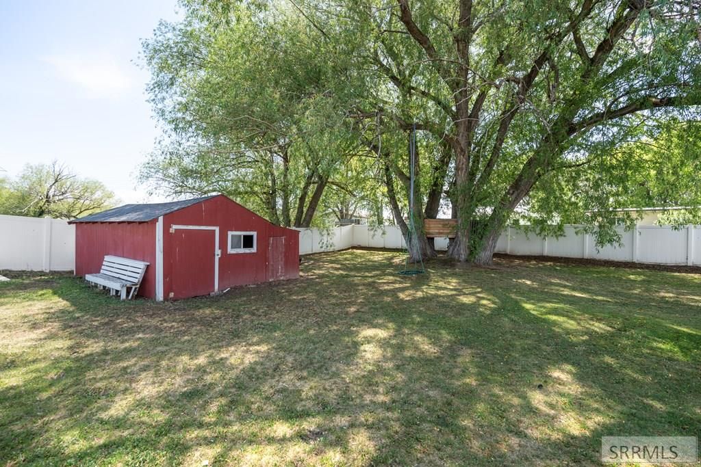 Image 63 of property listing at 853 900 N, Shelley, ID 83274