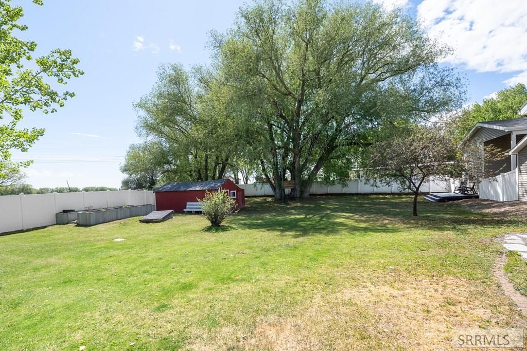 Image 65 of property listing at 853 900 N, Shelley, ID 83274