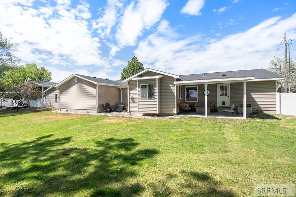 Image 68 of property listing at 853 900 N, Shelley, ID 83274