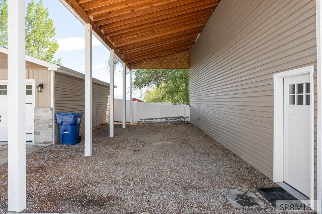 Image 70 of property listing at 853 900 N, Shelley, ID 83274