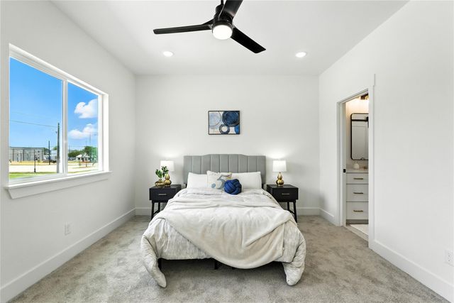 131 S Virginia Avenue, La Porte, TX 77571