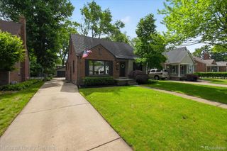 2436 N Vermont Avenue, Royal Oak, MI 48073