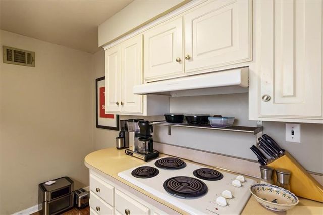 4101 W 69th Street, Prairie Village, KS 66208