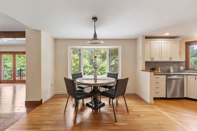 18 Windsor Boulevard, Londonderry, NH 03053