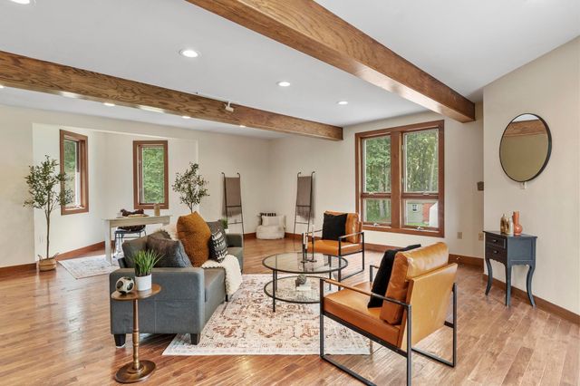 18 Windsor Boulevard, Londonderry, NH 03053