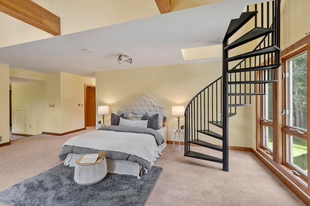 18 Windsor Boulevard, Londonderry, NH 03053