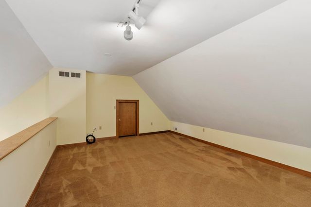 18 Windsor Boulevard, Londonderry, NH 03053