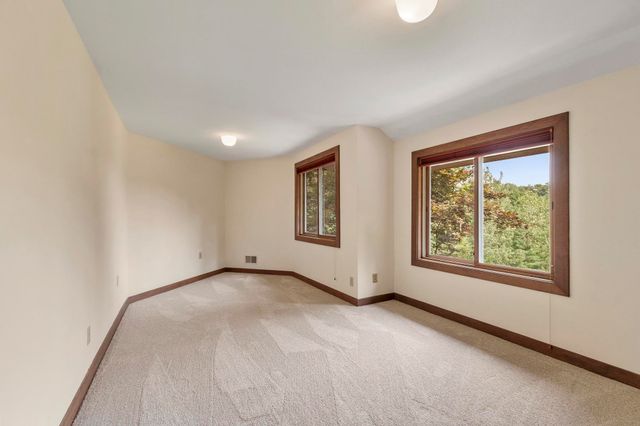 18 Windsor Boulevard, Londonderry, NH 03053