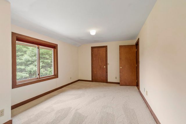 18 Windsor Boulevard, Londonderry, NH 03053