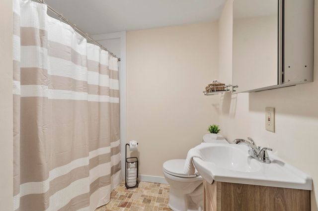 18 Windsor Boulevard, Londonderry, NH 03053