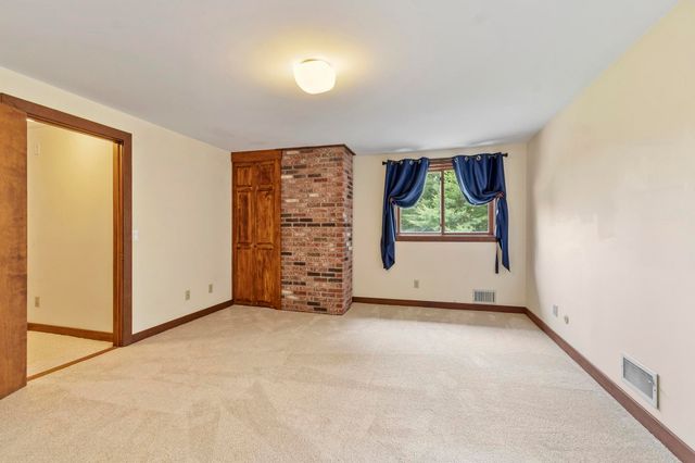 18 Windsor Boulevard, Londonderry, NH 03053