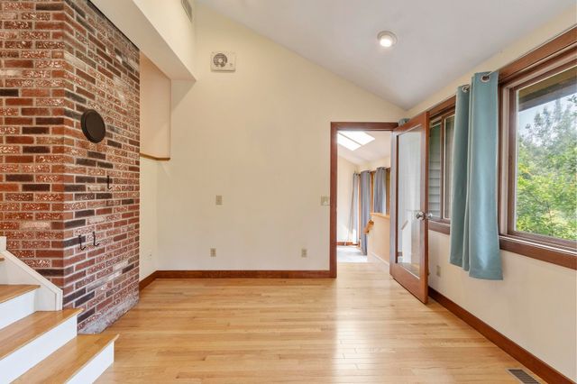 18 Windsor Boulevard, Londonderry, NH 03053