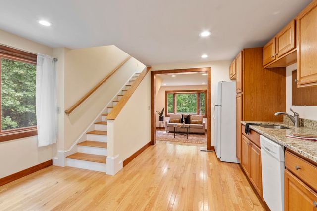 18 Windsor Boulevard, Londonderry, NH 03053
