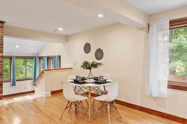18 Windsor Boulevard, Londonderry, NH 03053