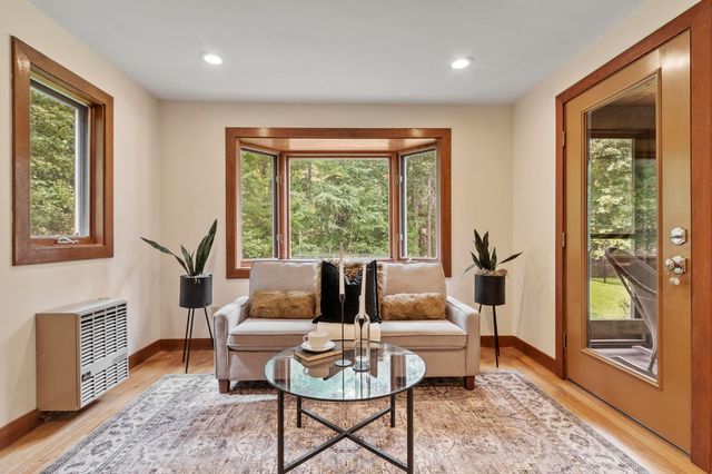 18 Windsor Boulevard, Londonderry, NH 03053