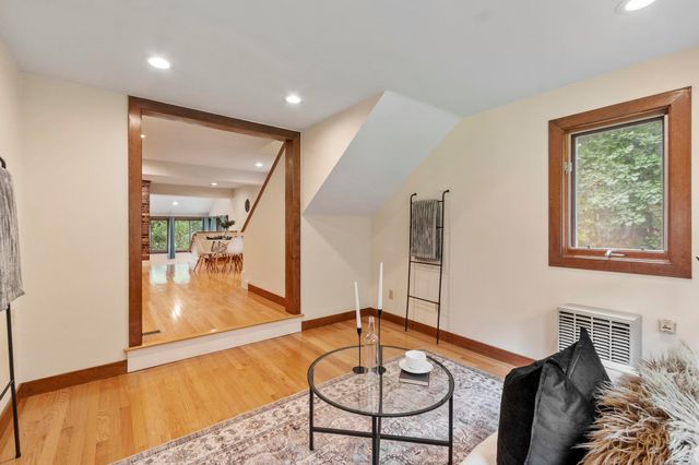 18 Windsor Boulevard, Londonderry, NH 03053