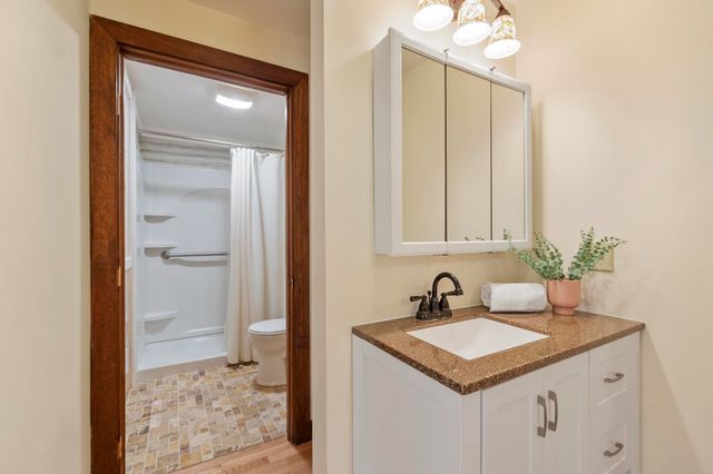 18 Windsor Boulevard, Londonderry, NH 03053