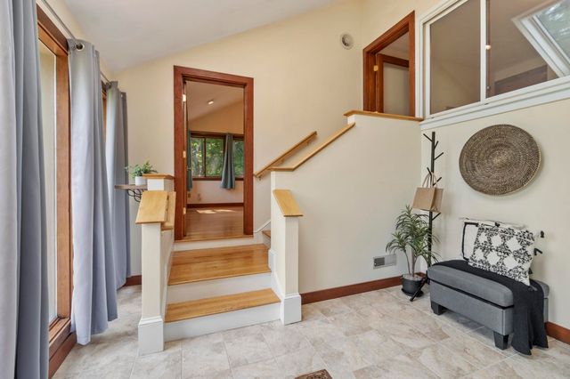 18 Windsor Boulevard, Londonderry, NH 03053